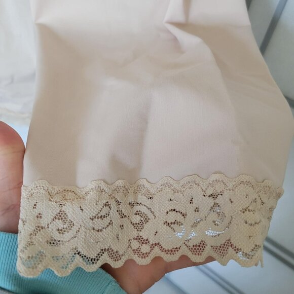 Contour MD Compression Wear - Picture 5 of 6